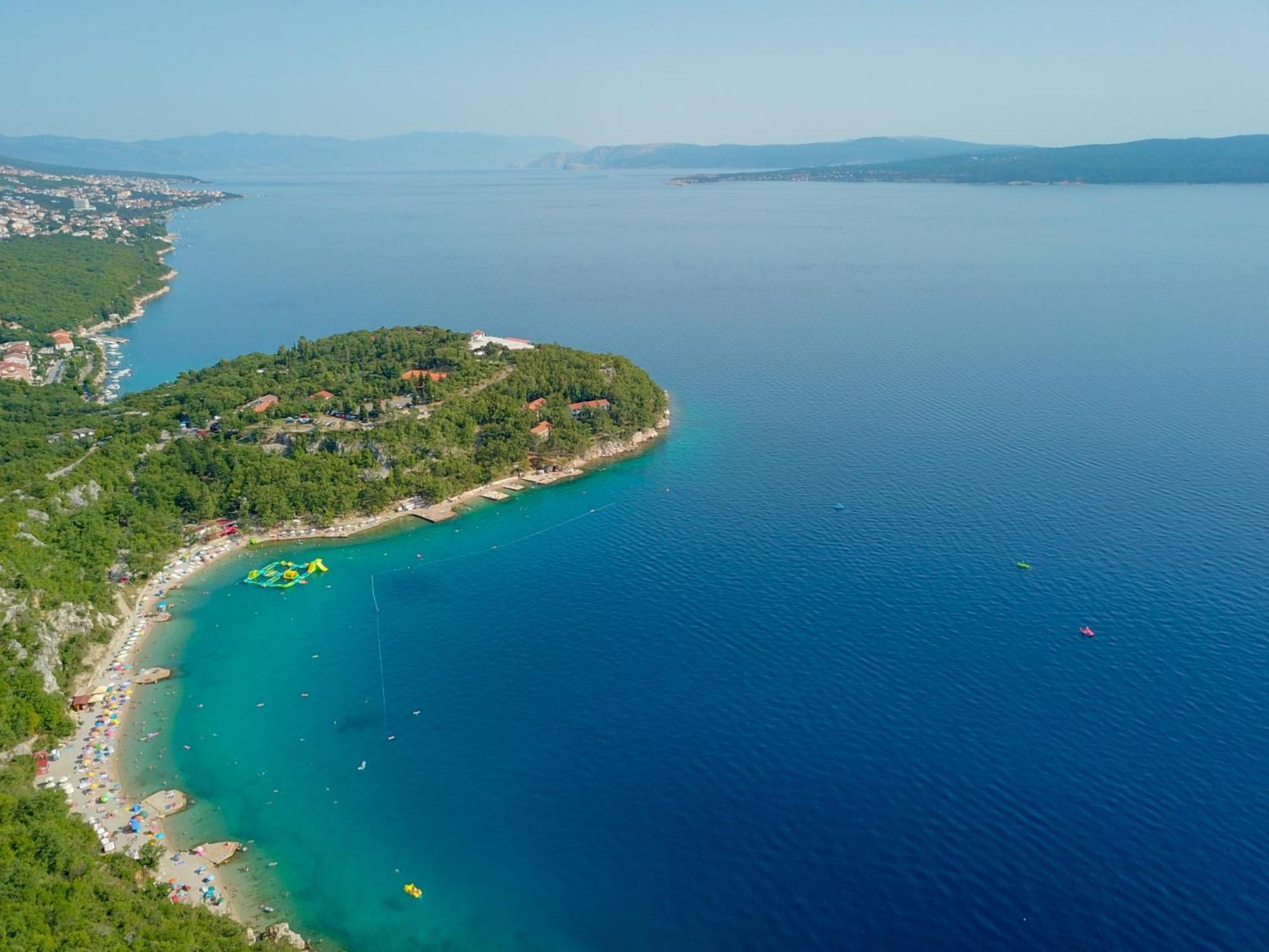 Holiday Homes Kacjak Dramalj Bagian luar foto